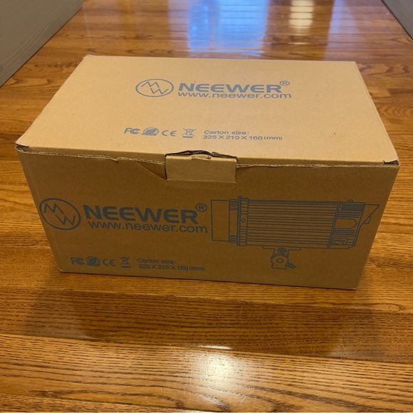 Neewer N-300W Photography Strobe - Picture 6 of 6